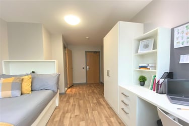 1 bed flat, College Square East, Holylands, Belfast, BT16DJ - Image 6